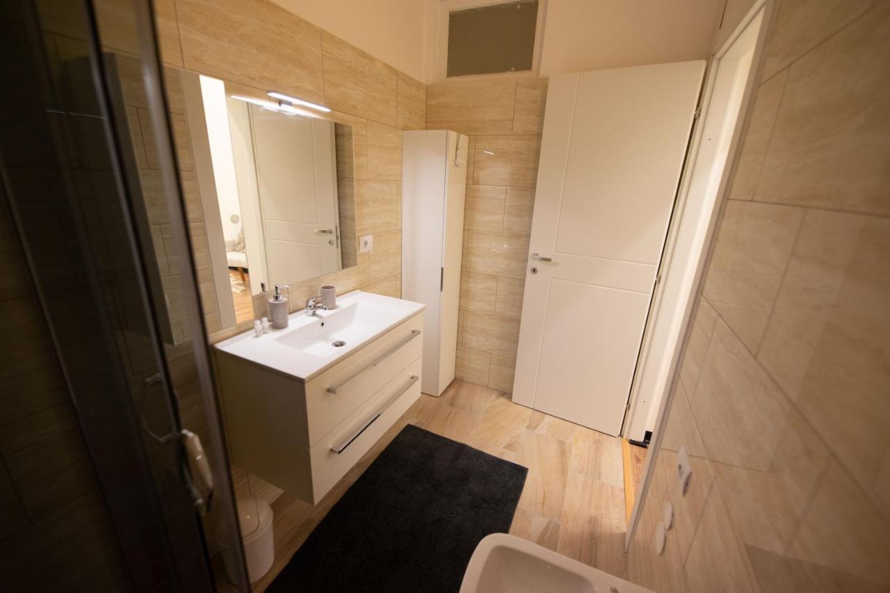 Guest House Palazzo Carmine Genoa Bagian luar foto